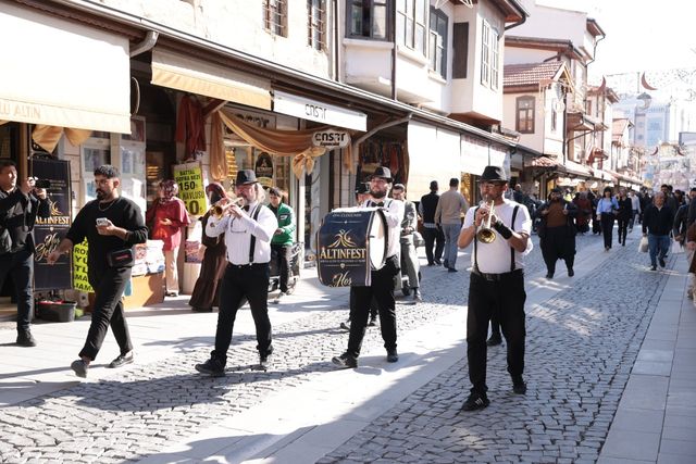 Altınfest-Eröffnungsumzug 6