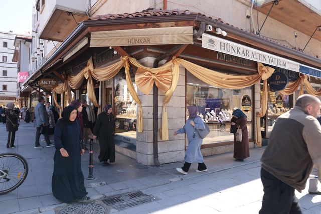 Altınfest: Basar- und Schaufensterschmuck 3