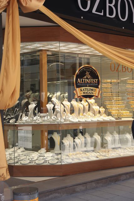 Altınfest: Basar- und Schaufensterschmuck 7