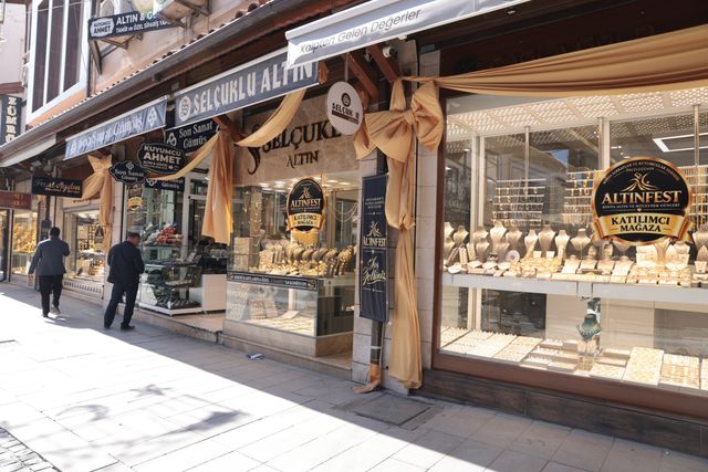 Altınfest: Basar- und Schaufensterschmuck 8