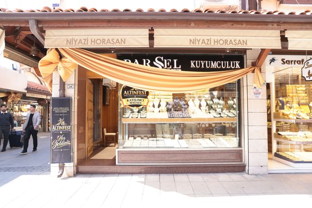 Altınfest: Basar- und Schaufensterschmuck 9