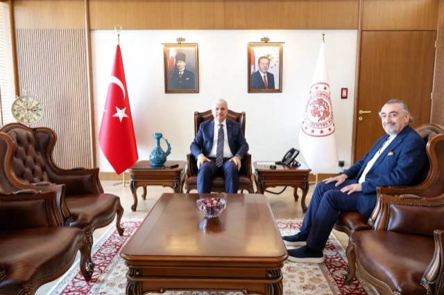 Наш визит к губернатору г-ну İbrahim Akın в новом административном здании