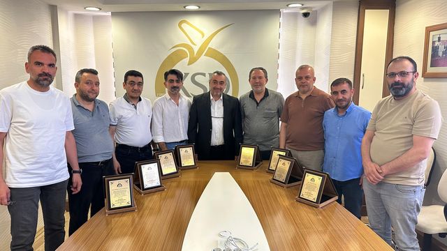 احترام للجهد ووفاء للأساتذة – برنامج تقديم شهادات الشكر والدروع لعام 2025 21