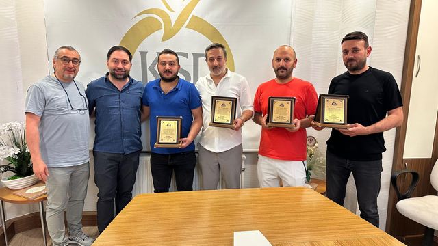احترام للجهد ووفاء للأساتذة – برنامج تقديم شهادات الشكر والدروع لعام 2025 24