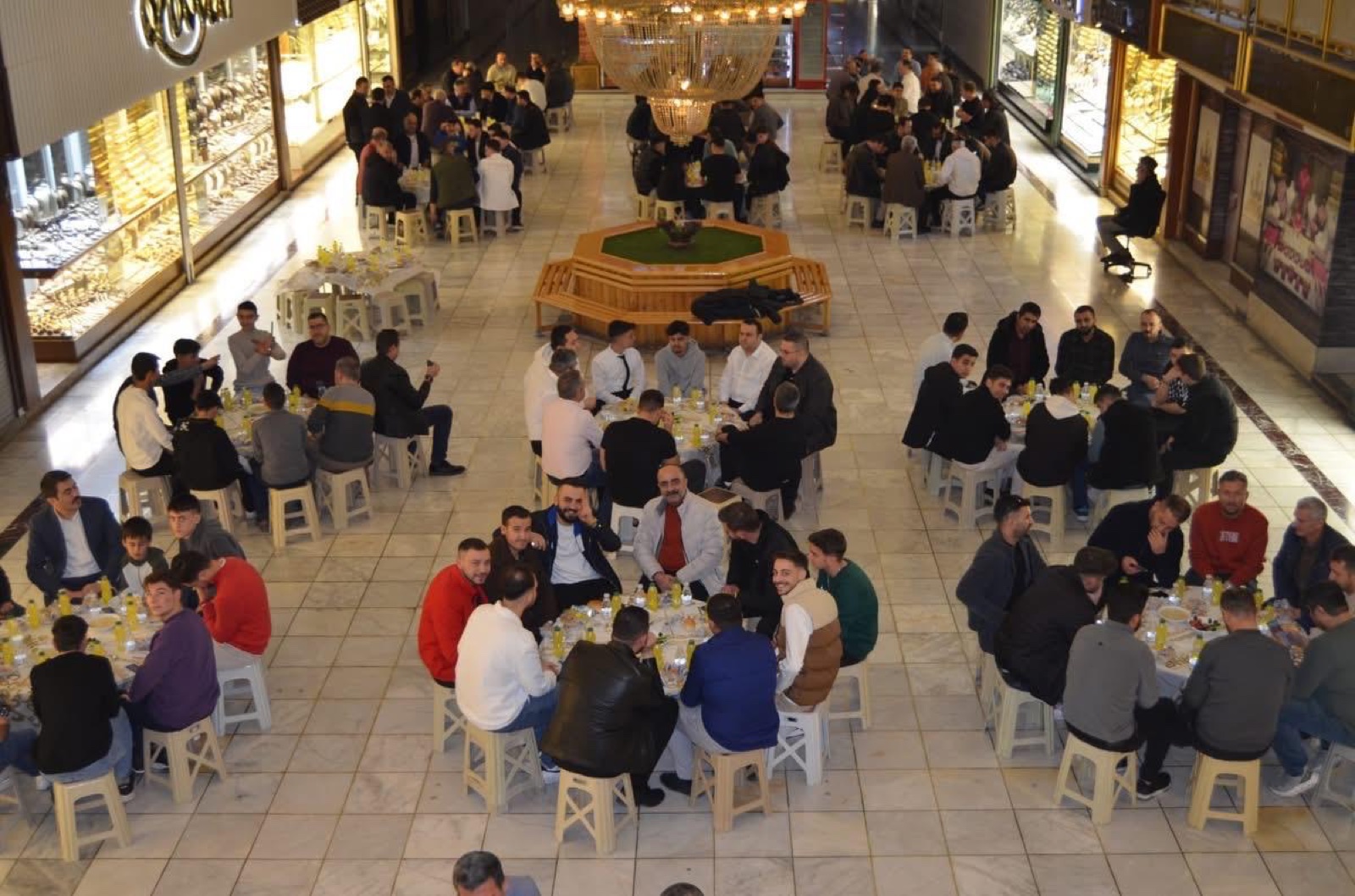 Sarraflar Çarşısı iftar yemeğinde esnaflarımızla buluştuk
