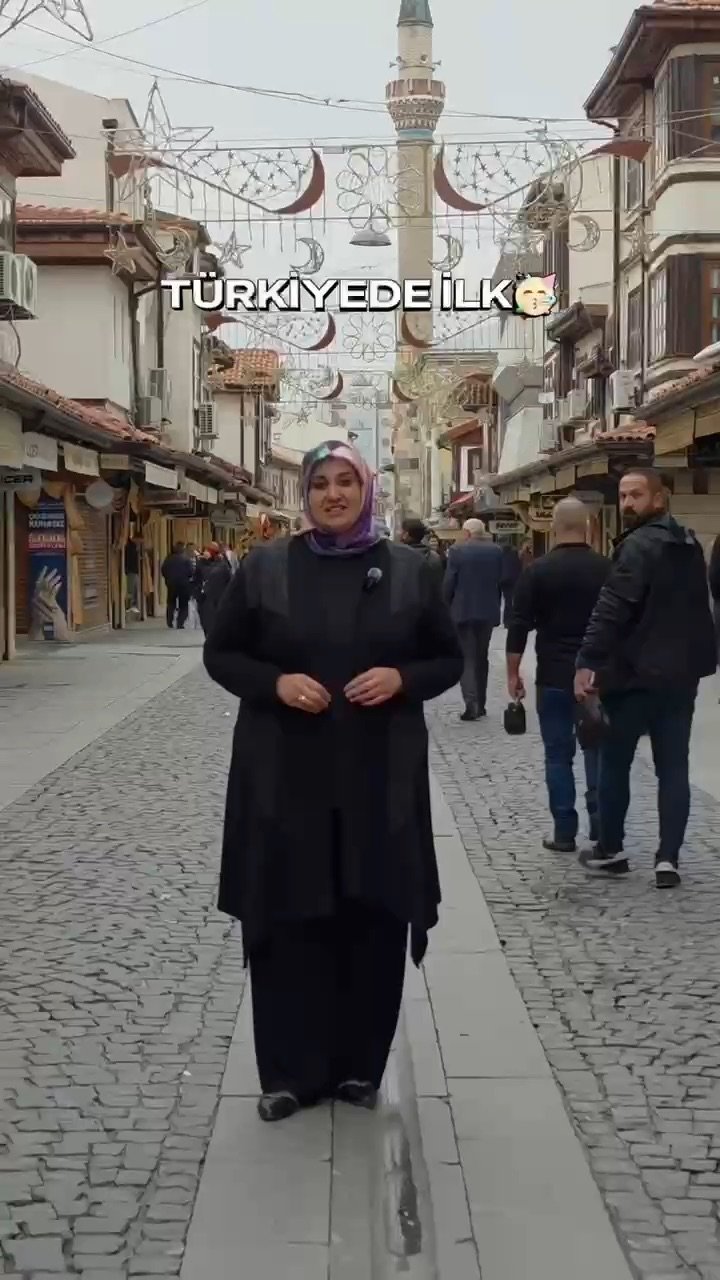 Altınfest'e katılan bir mağazaya ziyaret